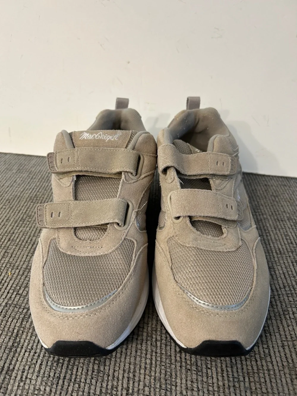 MacGregor athletic sneakers hook-and-loop closure tan leather and mesh 11W